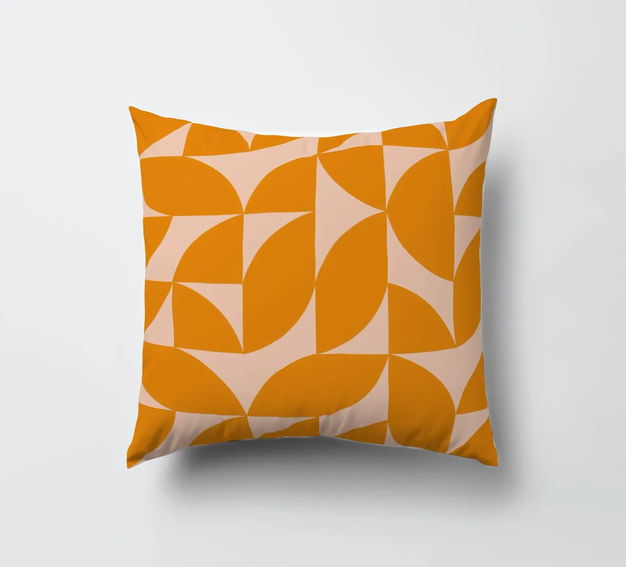 A fette in arancione cuscino da MirimoArt