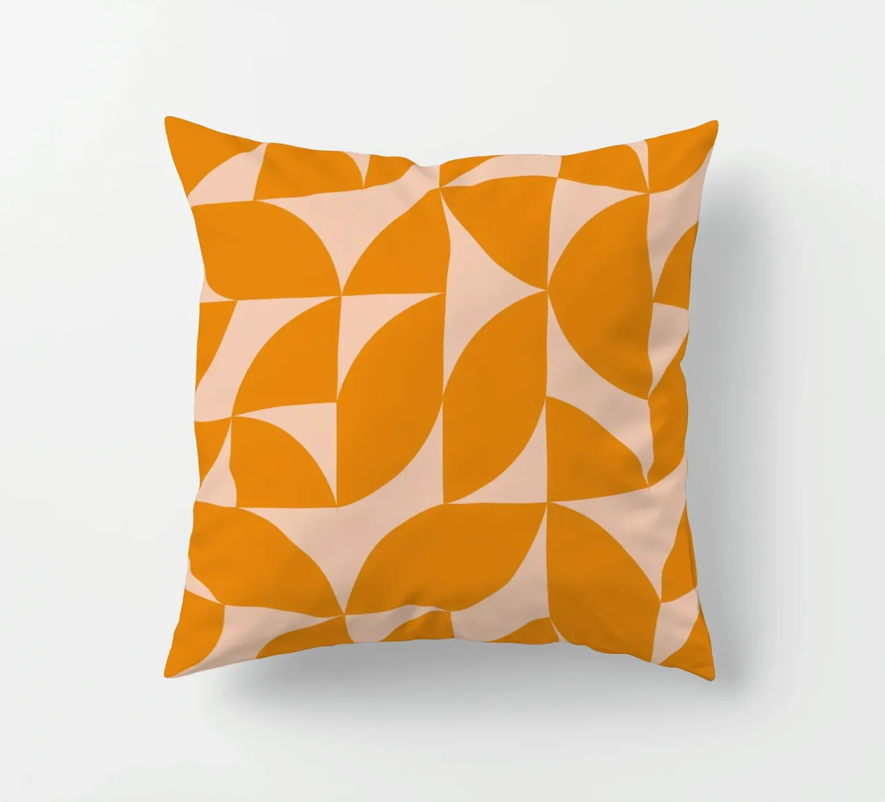 A fette in arancione cuscino da MirimoArt