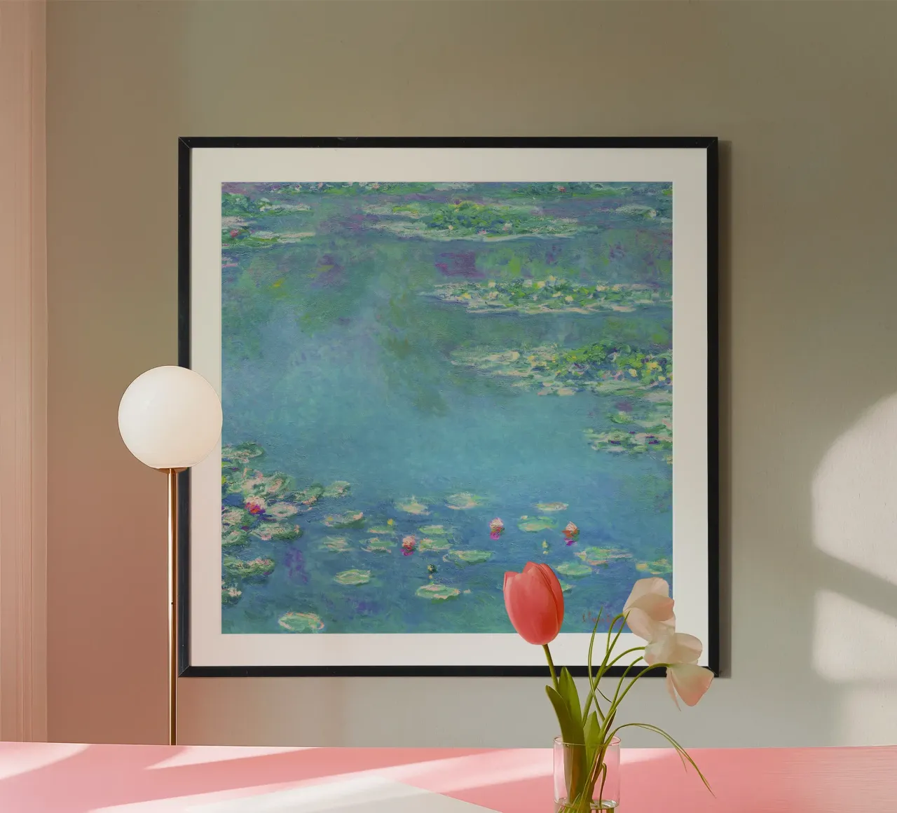 Ninfee di Claude Monet poster con telaio in legno da Classic Art Prints
