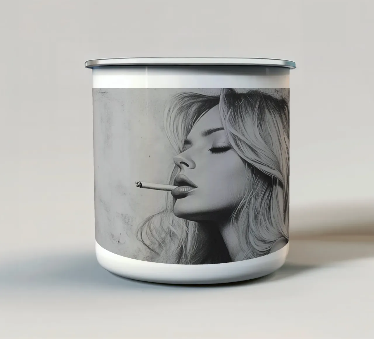 Musa urbana tazza in smalto da Synthaira