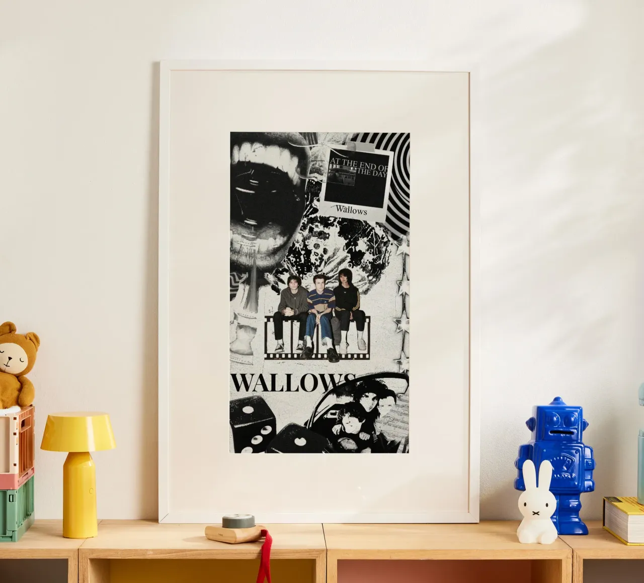 Attraverso gli echi silenziosi poster con telaio in legno da ktlocb