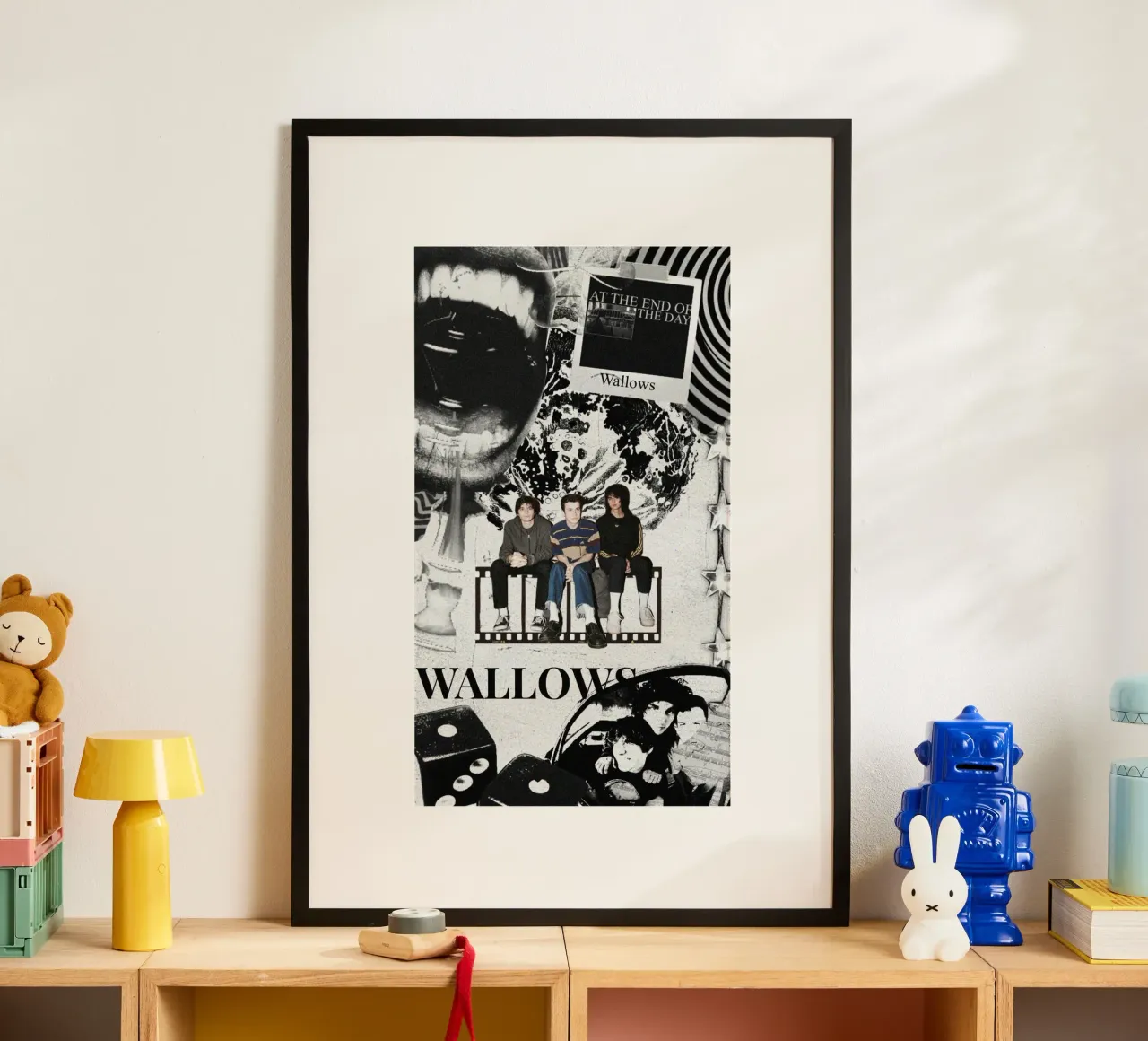 Attraverso gli echi silenziosi poster con telaio in legno da ktlocb