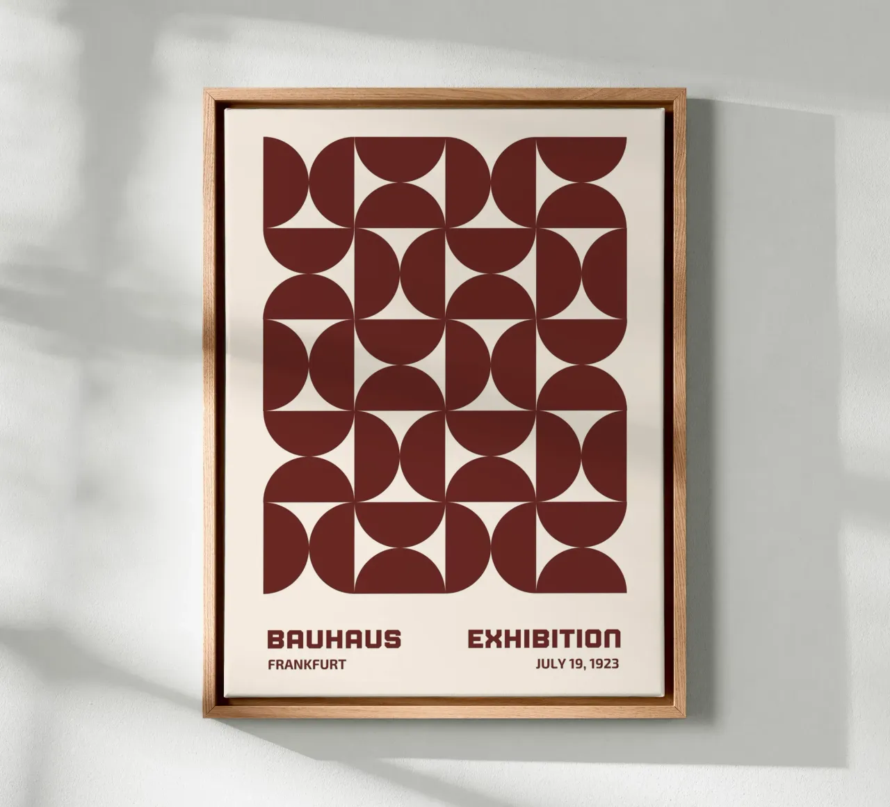 Poster Bauhaus - Forme geometriche Francoforte 1923 tela con Cornice a cassetta da Studio Vibe