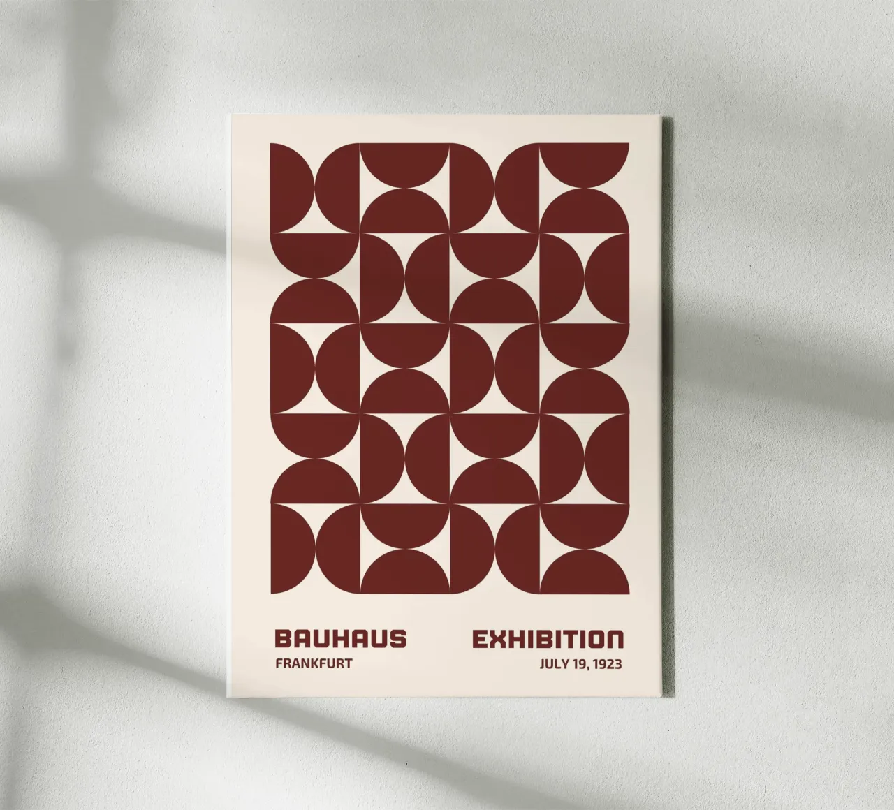 Poster Bauhaus - Forme geometriche Francoforte 1923 tela con Cornice a cassetta da Studio Vibe