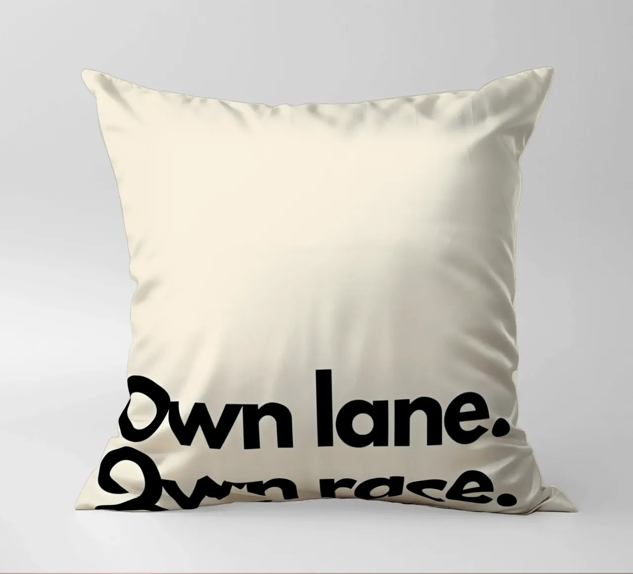 "Own lane. Own race. Own pace." cuscino da Type & Tape