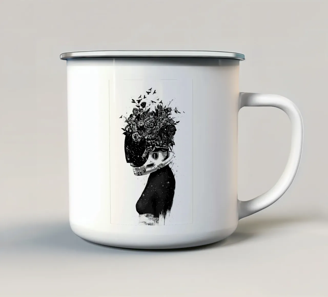 Astronaut Girl tazza in smalto da Balazs Solti