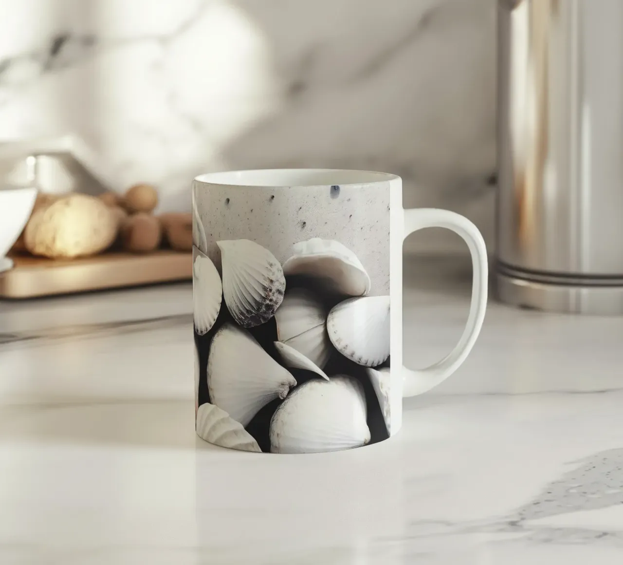 Shells On The Beach Keramik Tasse von treechild
