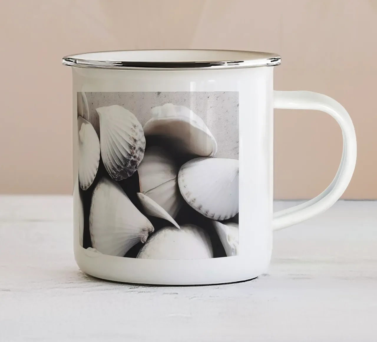 Shells On The Beach taza de esmalte de treechild