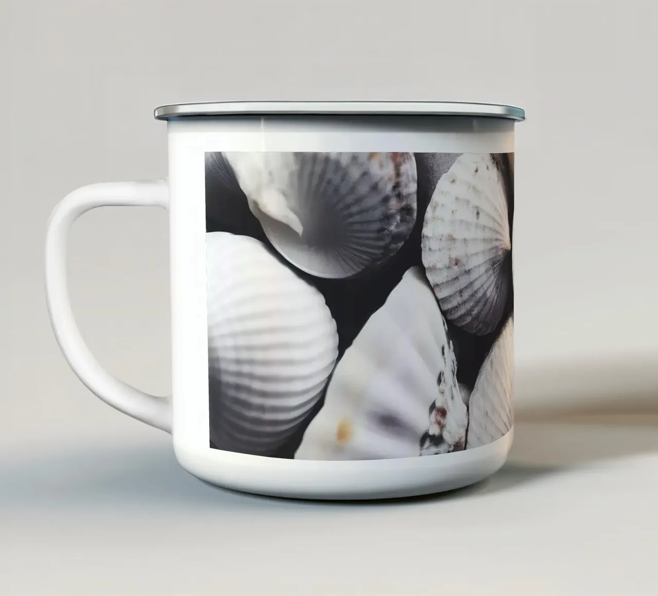 Shells On The Beach taza de esmalte de treechild
