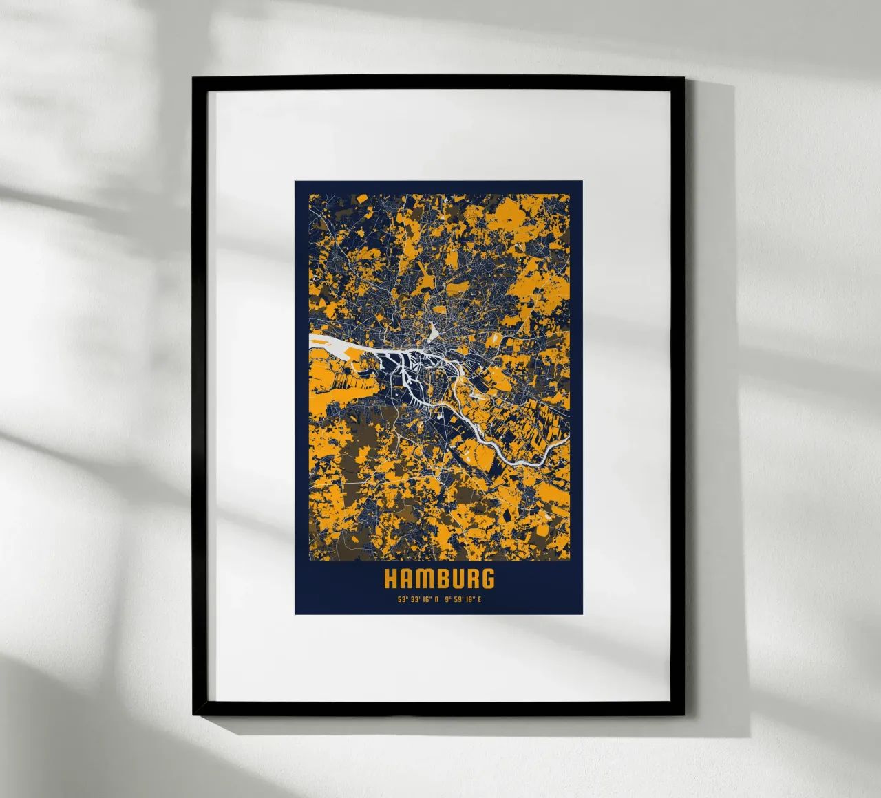 Stampa d'arte di Amburgo - Mappa geometrica della città poster con telaio in legno da CityMapPoster