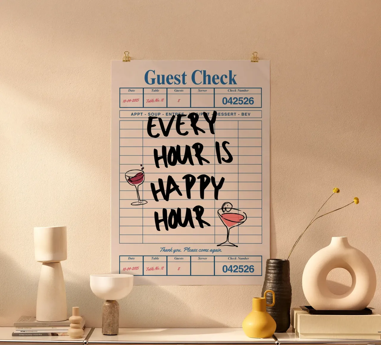 Ogni ora è l'ora felice, decorazioni per bar, arte dei cocktail poster con telaio in plastica da vintagepod