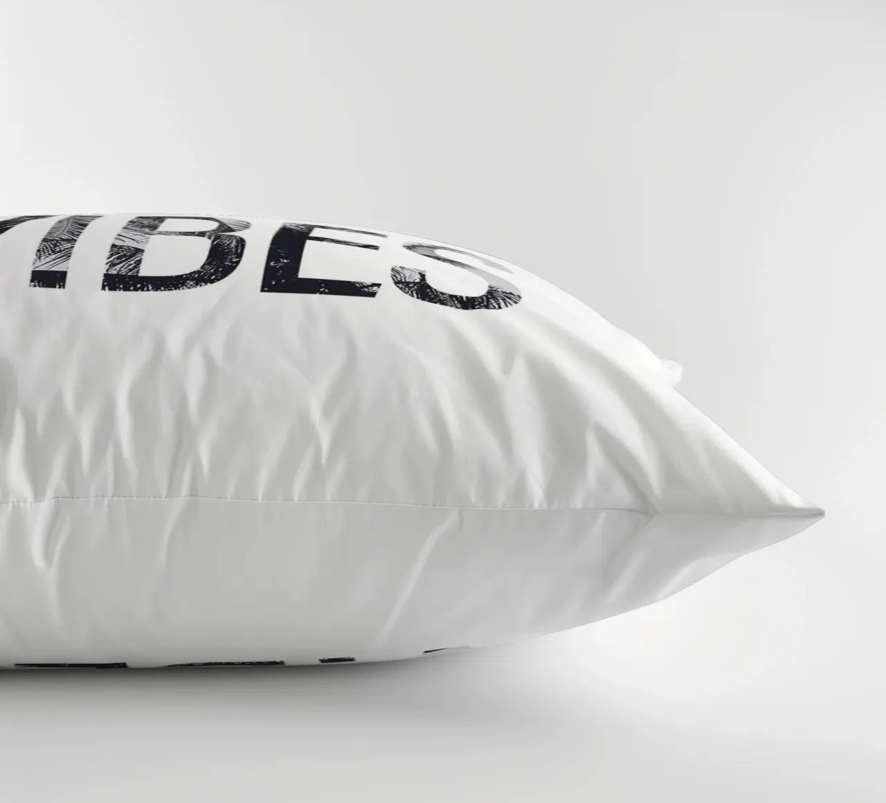 Good Vibes - Tipografia con un tocco tropicale cuscino da Whole©