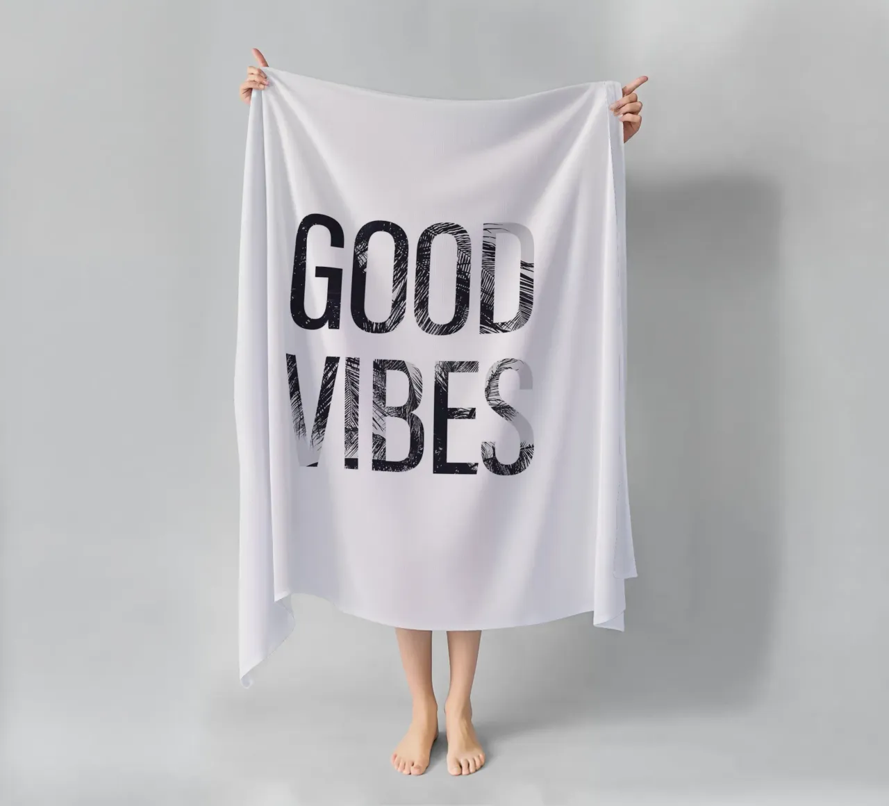 Good Vibes - Tipografia con un tocco tropicale telo mare da Whole©