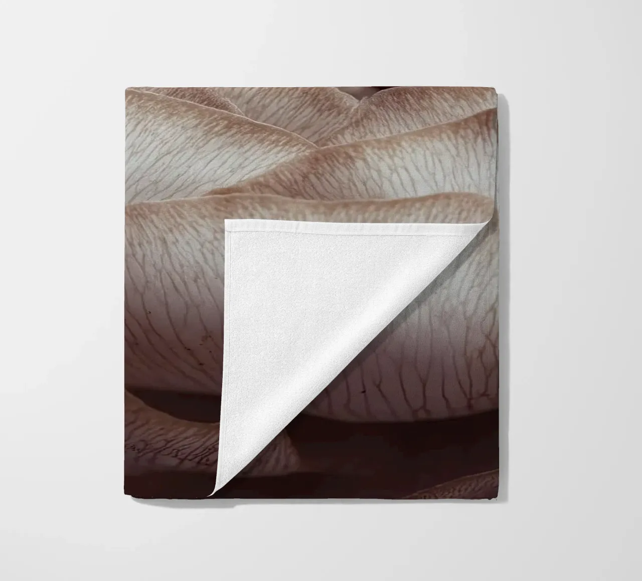 Soft Petals No 01 telo mare da treechild