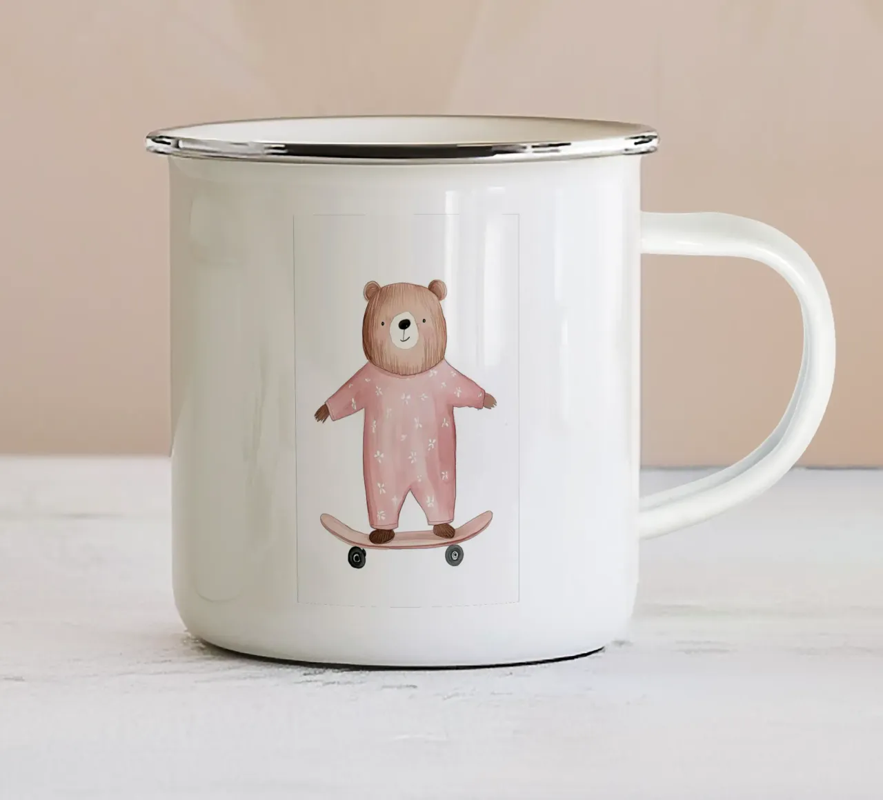 Orso su skateboard tazza in smalto da David Müller