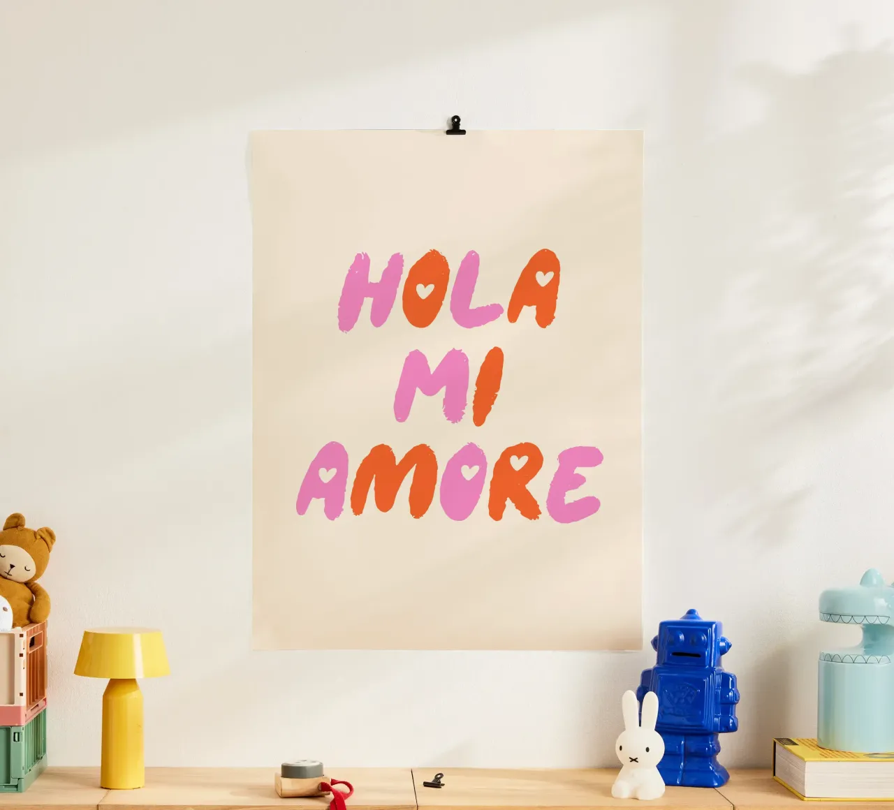 Hola mi amore poster con telaio in alluminio da dericktype