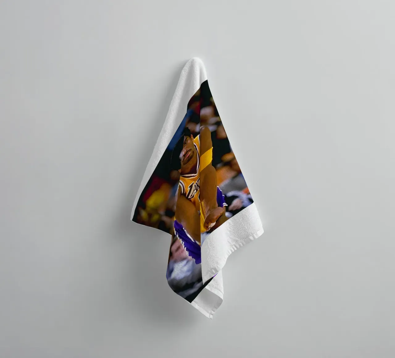 Kobe Bryant scores 60 POINTS towel by FAKE ARTWORK STORE