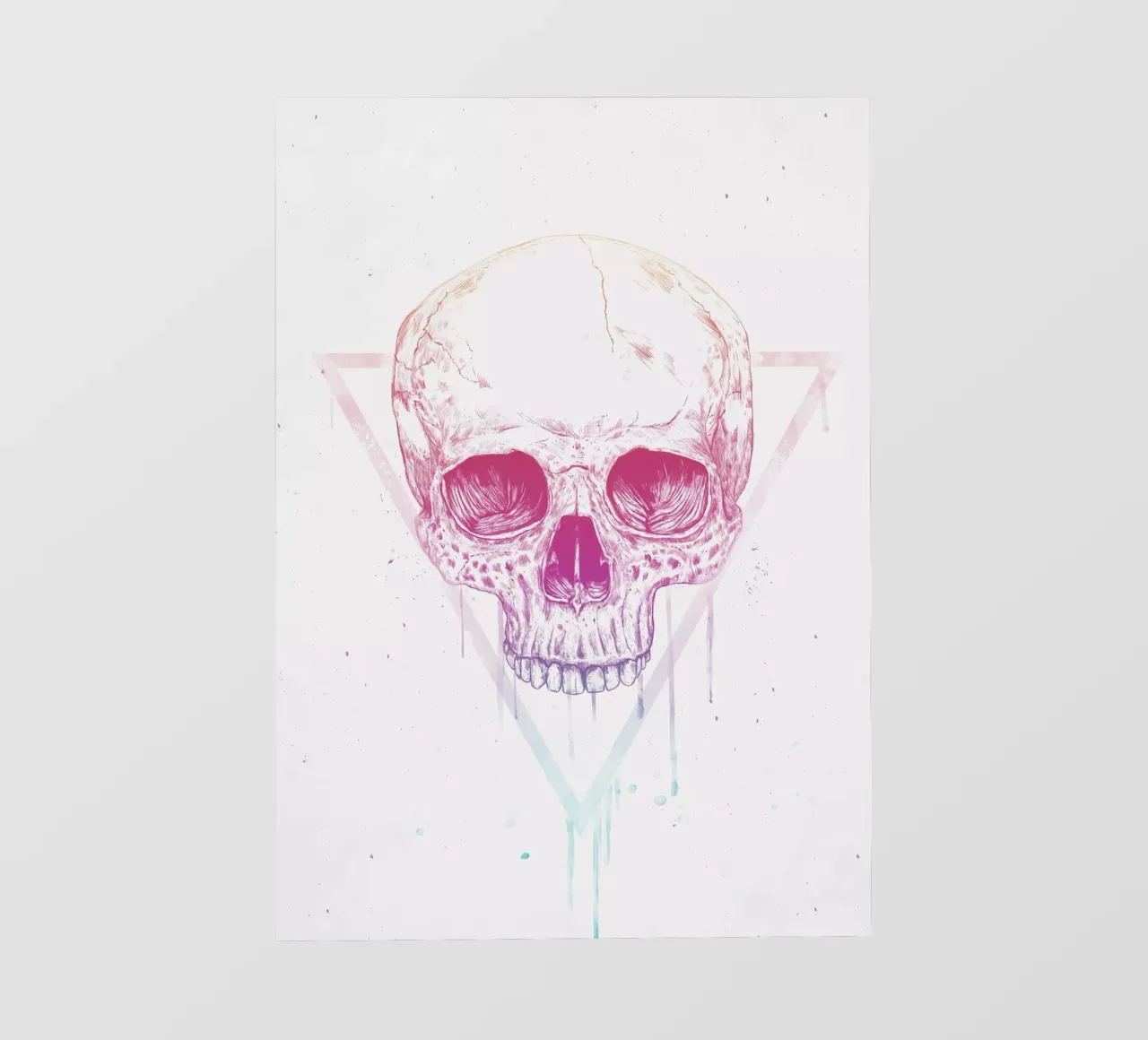 Skull in a triangle pellicola backlit da Balazs Solti