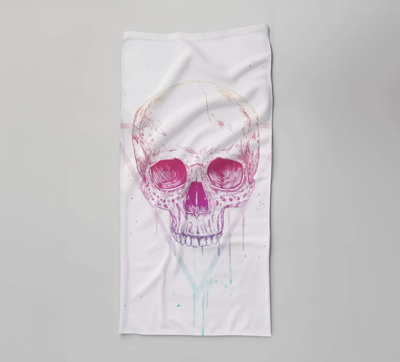 Skull in a triangle toalla de baño de Balazs Solti