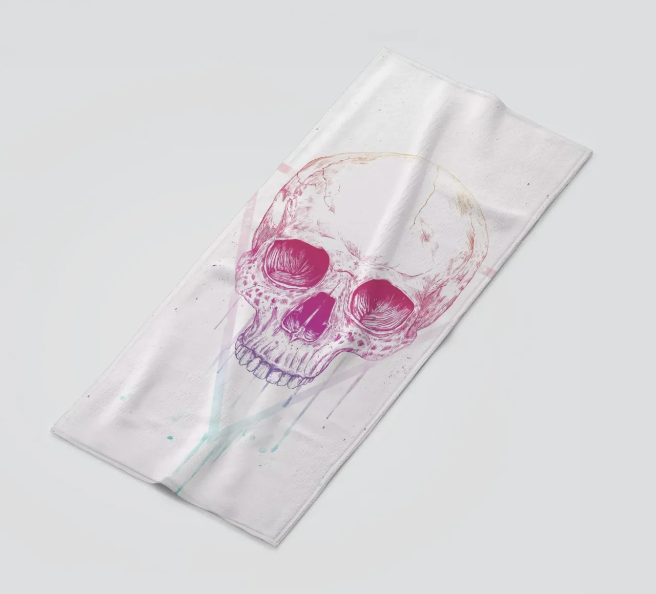 Skull in a triangle Strandtuch von Balazs Solti