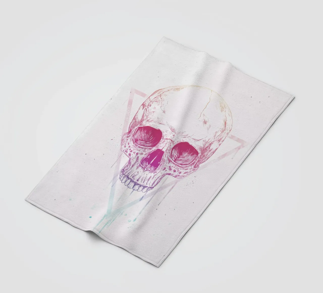 Skull in a triangle coperta in pile da Balazs Solti