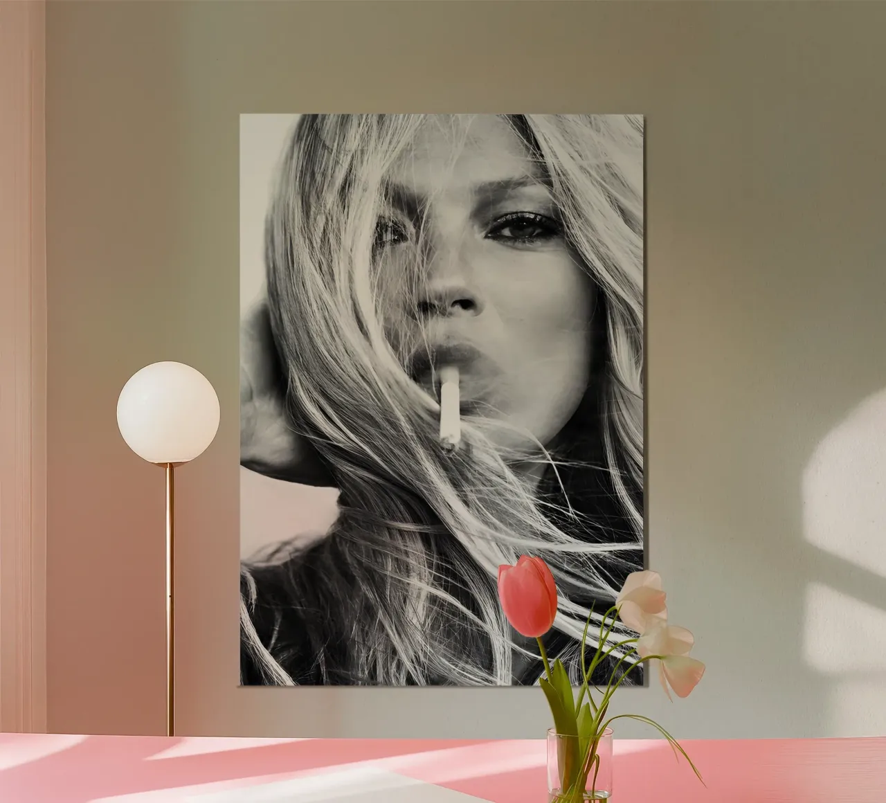 Kate Moss fumo d'annata poster con telaio in alluminio da Klia M_Art