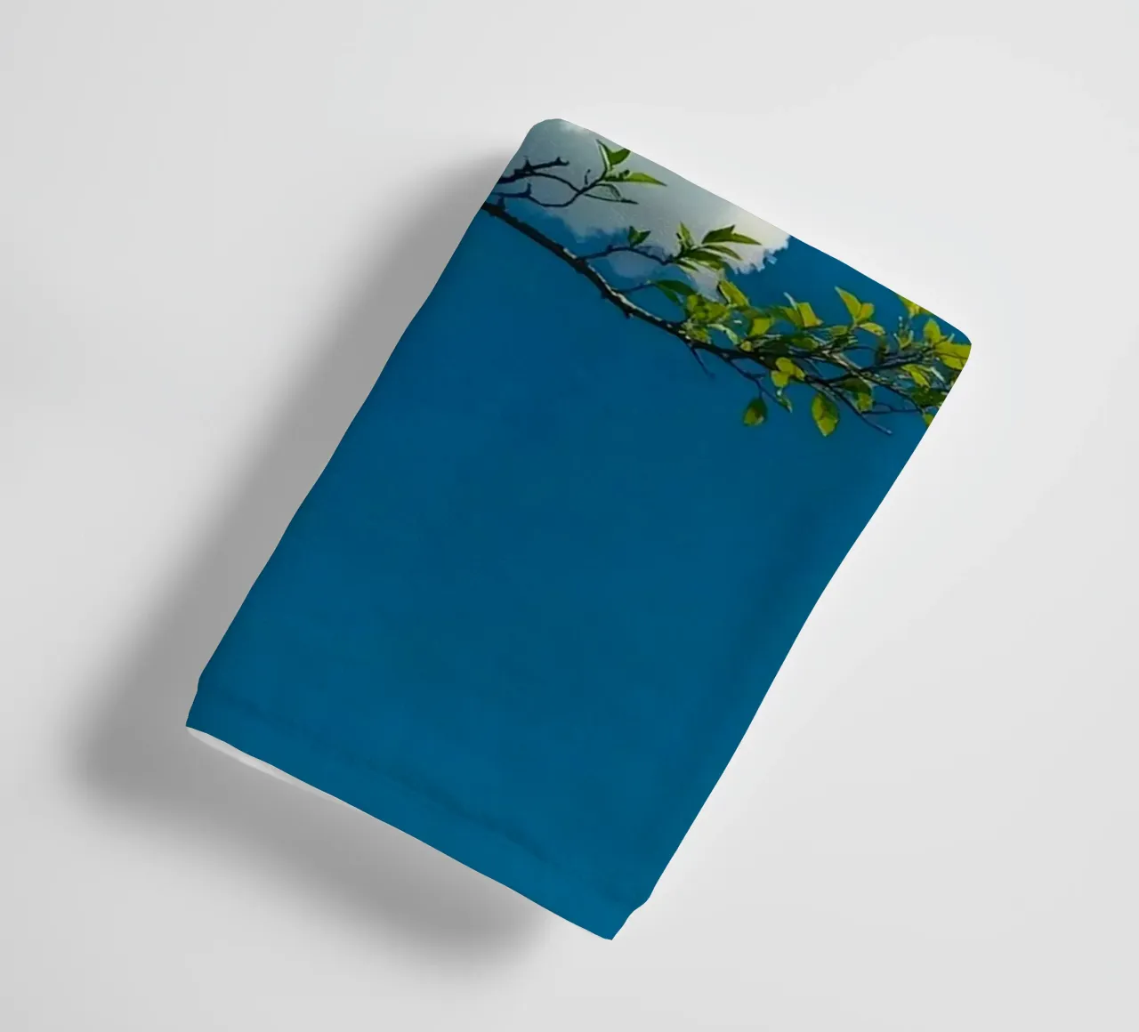 cloud land on tree asciugamano da bagno da lifeline