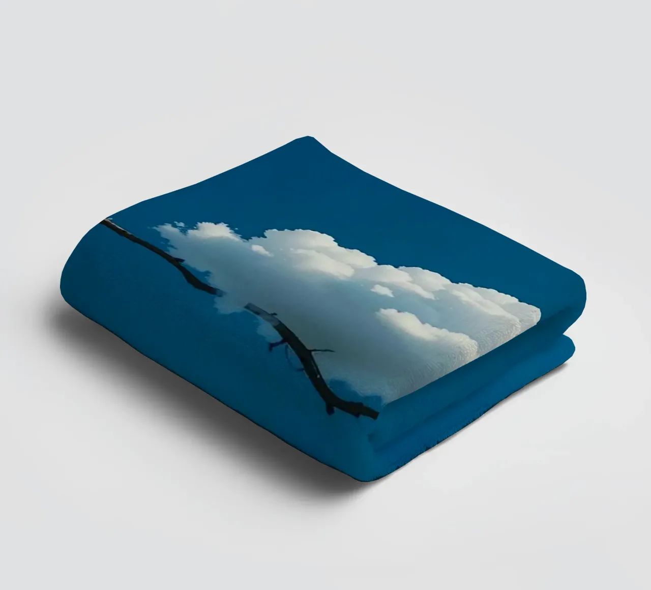 cloud land on tree asciugamano da bagno da lifeline