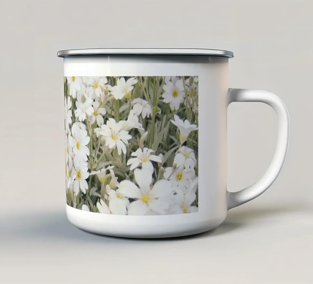 Festa dei fiori tazza in smalto da Cassia Beck Photography