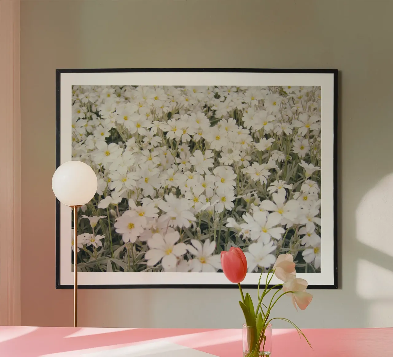 Festa dei fiori poster con telaio in alluminio da Cassia Beck Photography
