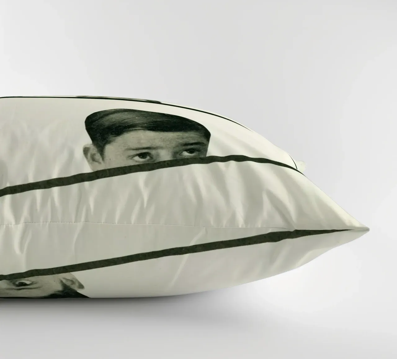 Cache-cache coussin de Cassia Beck Collage