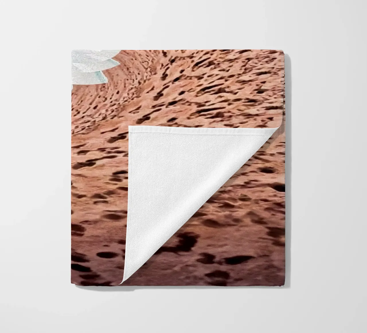 Refreshing beach towel by mofartmonica
