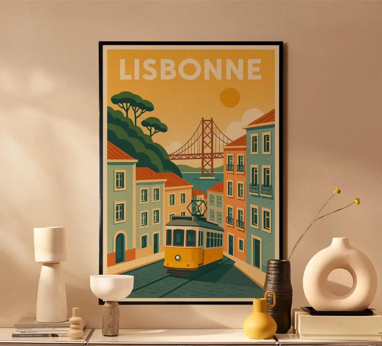 Poster d'epoca di LISBONA - Tram giallo e fascino portoghese poster con telaio in plastica da JETLAG | affiches voyage