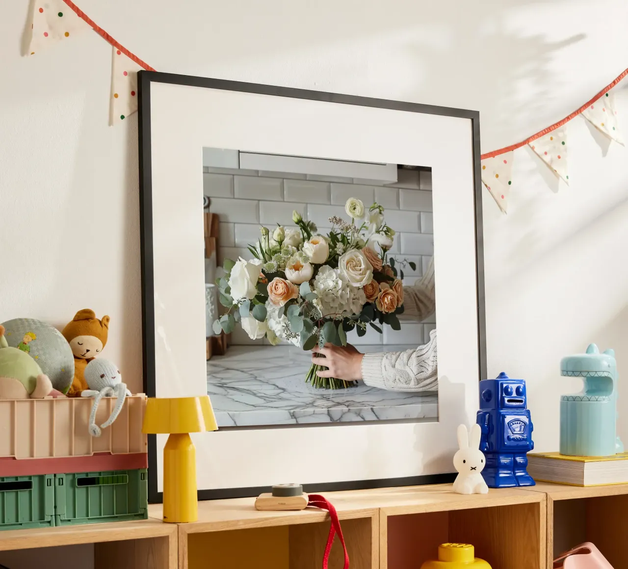 Serenità verde poster con telaio in plastica da StillVibe Home