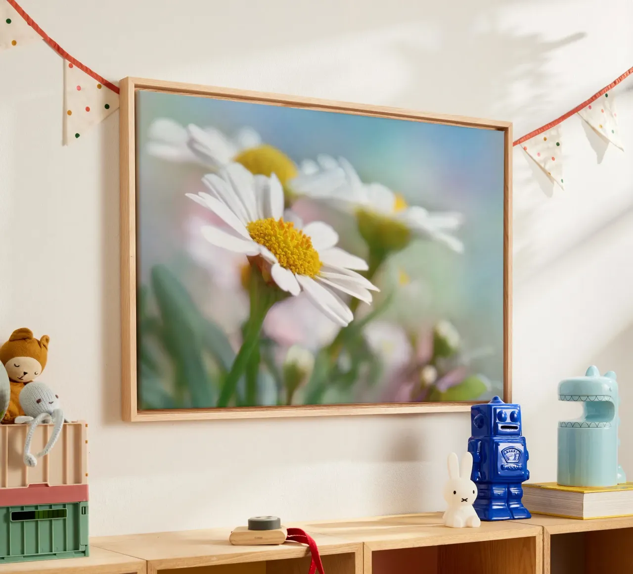 Margeriten Leinwand mit Schattenfugenrahmen von Atteloi