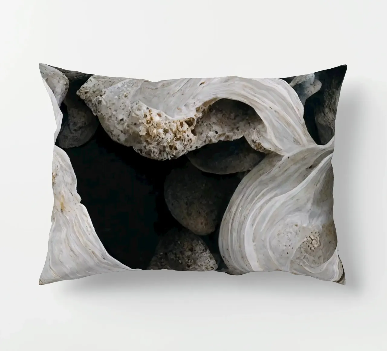 Sea Shells Detail No 1 cuscino da treechild