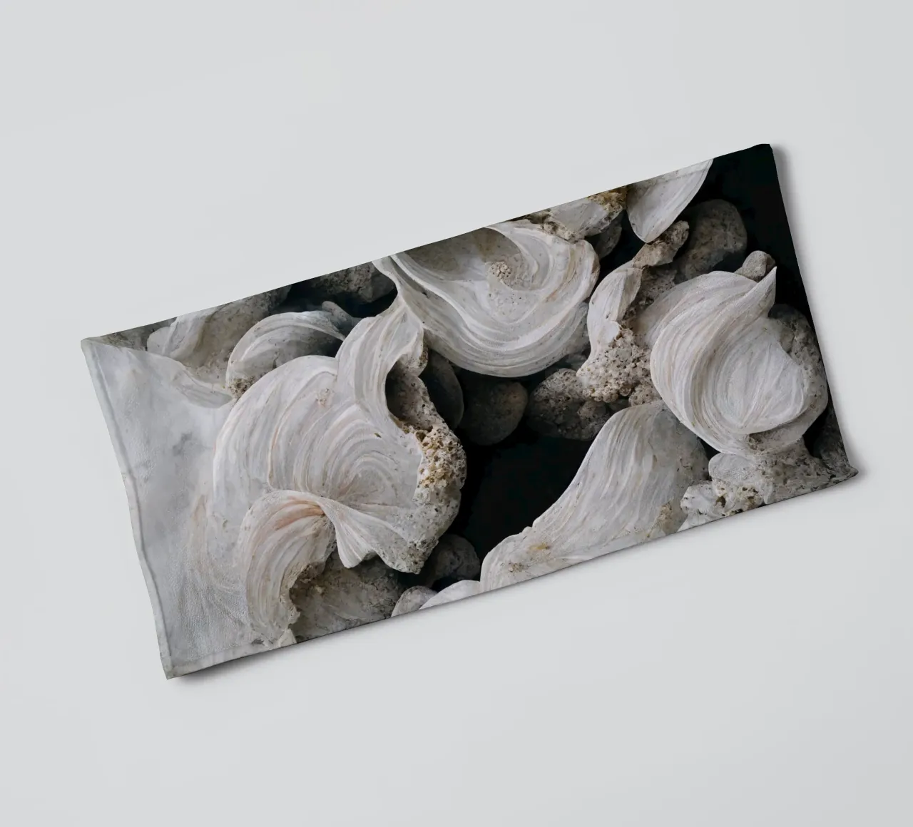 Sea Shells Detail No 1 asciugamano da bagno da treechild