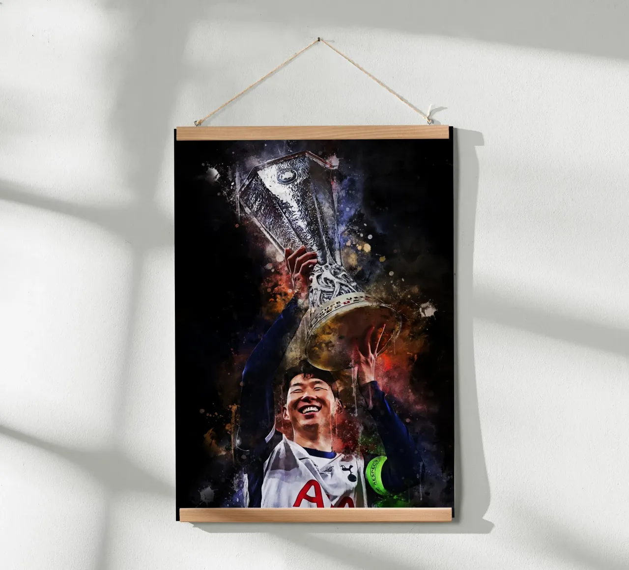 Son Heung-Min poster con telaio in legno da MasterInkArt
