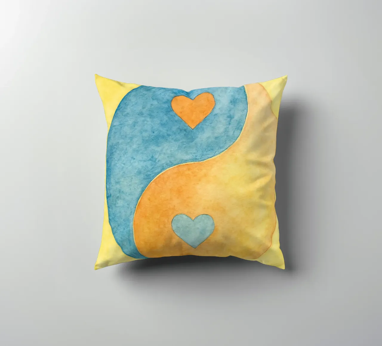 amore yin yang pittura colorata cuscino da vickeyroads