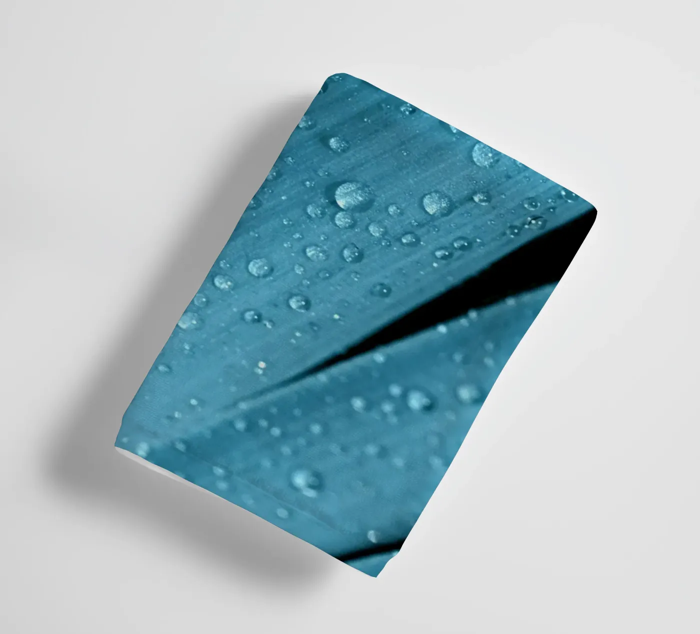 Drops of water Handtuch von Atteloi