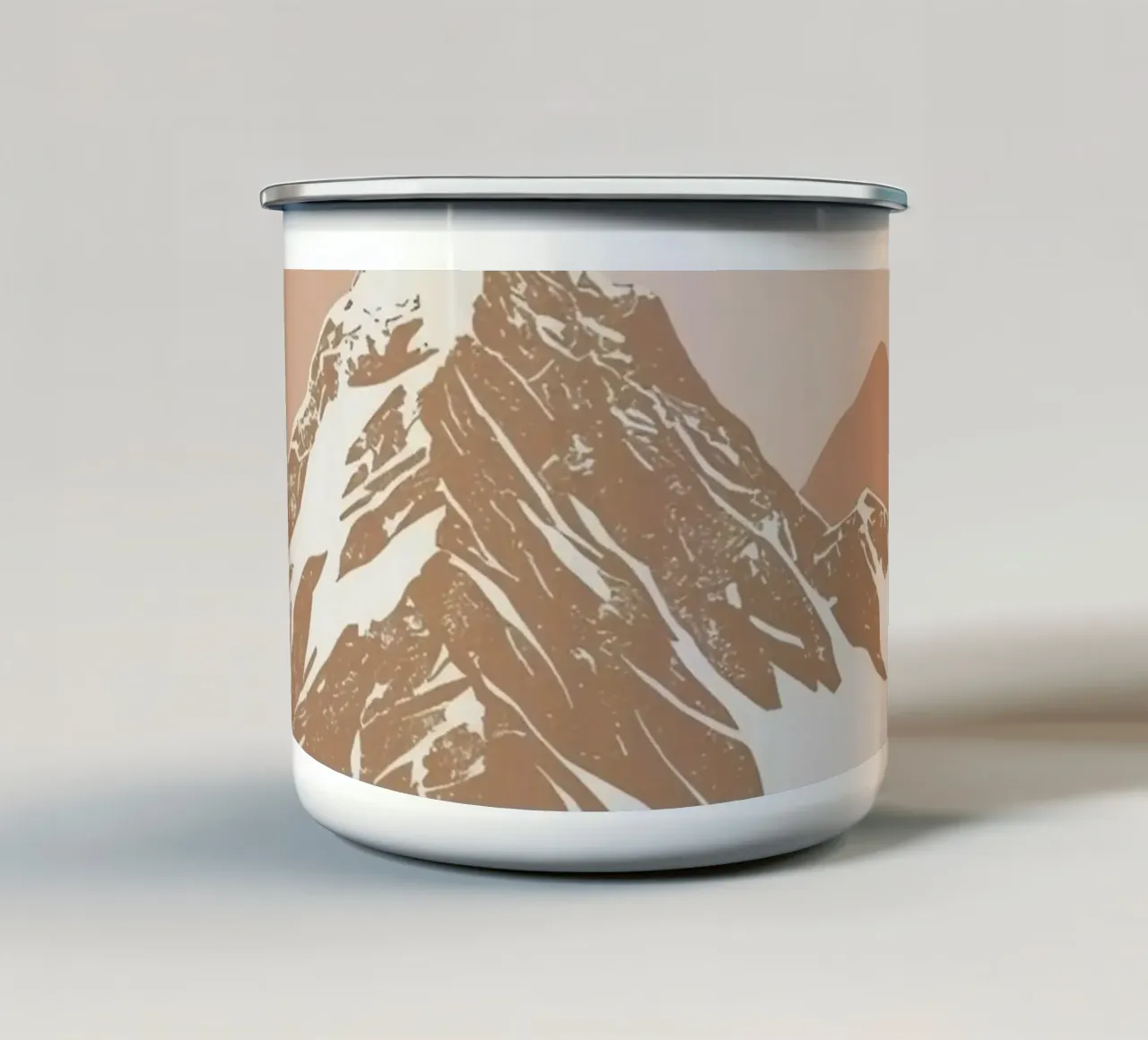 Paesaggio montano con luna e foresta tazza in smalto da DesignDoodle