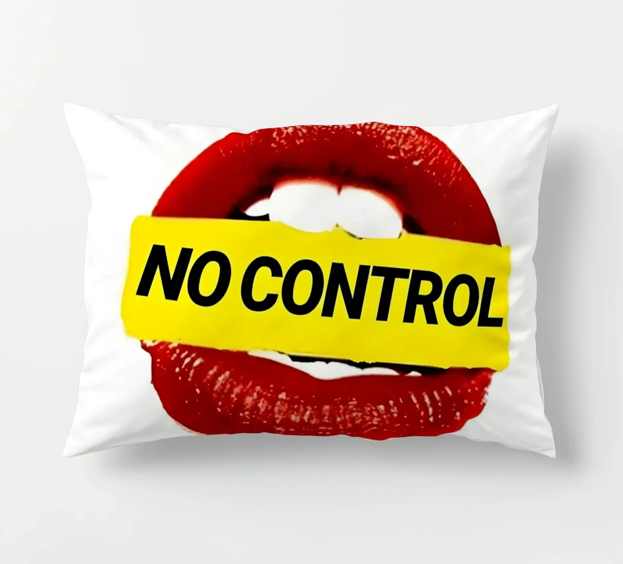 "NO CONTROL" cuscino da Type & Tape