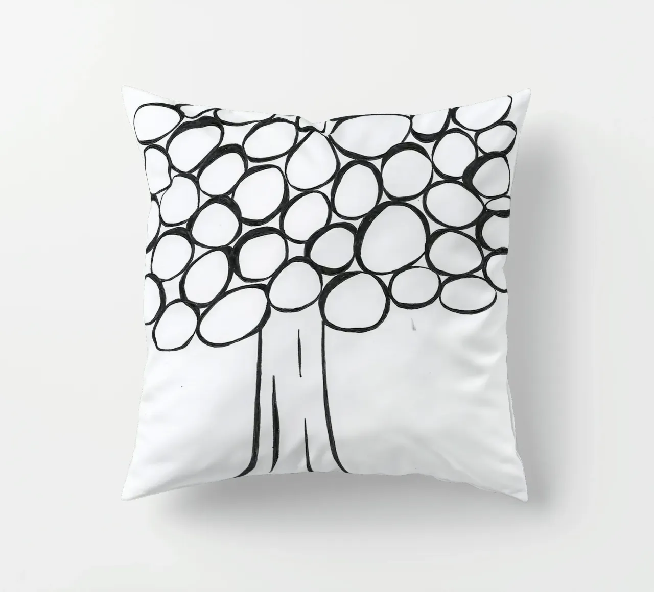 Albero in bianco e nero cuscino da Sabine Klein