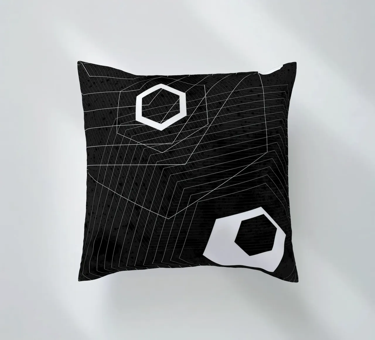 Geometrico in bianco e nero cuscino da Sabine Klein