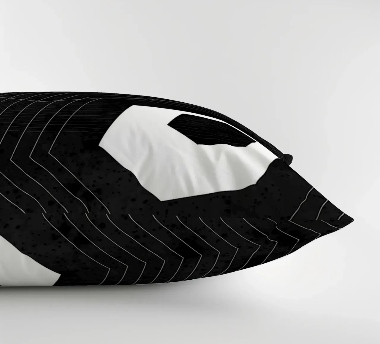 Geometrico in bianco e nero cuscino da Sabine Klein