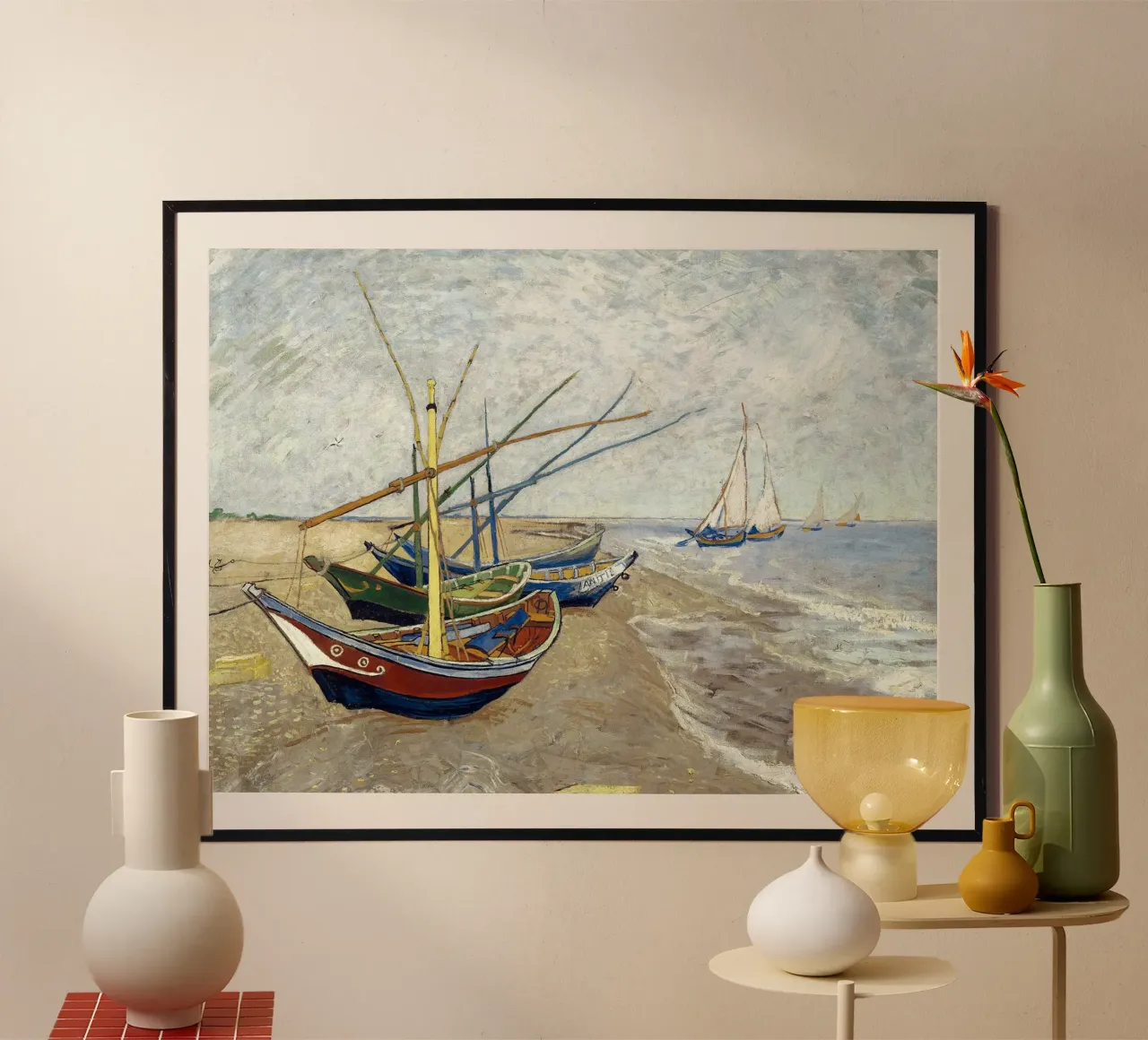 Barche da pesca sulla spiaggia, Saintes Marie de la Mer poster con telaio in alluminio da Christopher Soto