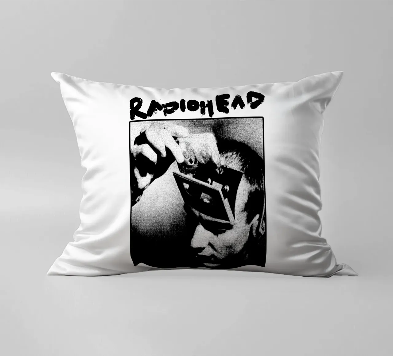 Head Is Memory - Groupe Radiohead coussin de https://www.juniqe.com/uk/shop/Henndraws