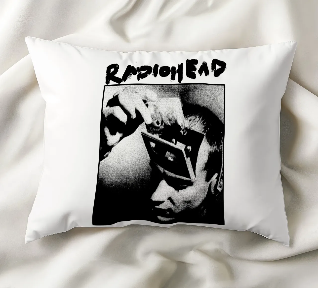 Head Is Memory - Groupe Radiohead coussin de https://www.juniqe.com/uk/shop/Henndraws