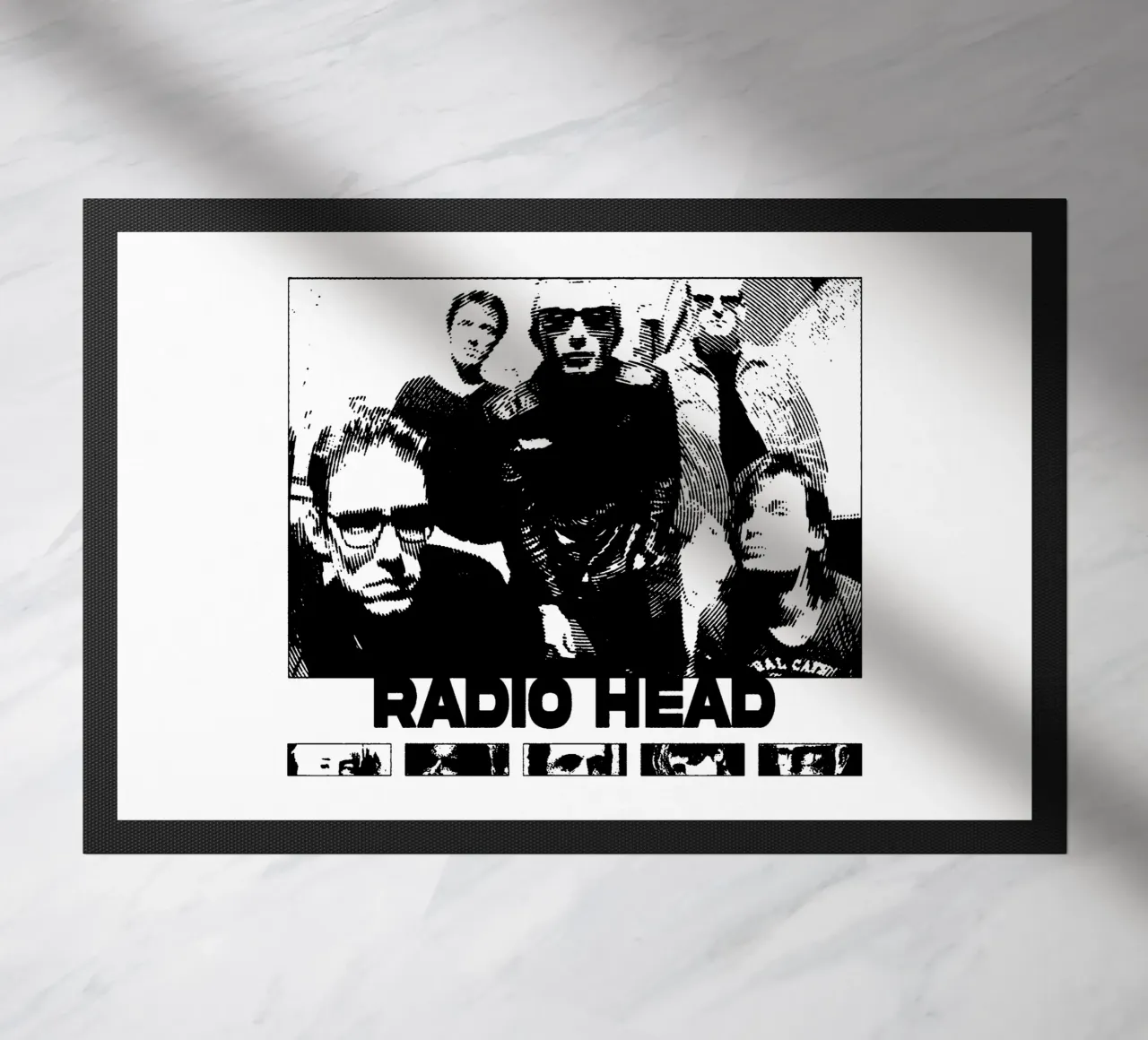 Band in stile retrò Radiohead zerbino da https://www.juniqe.com/uk/shop/Henndraws