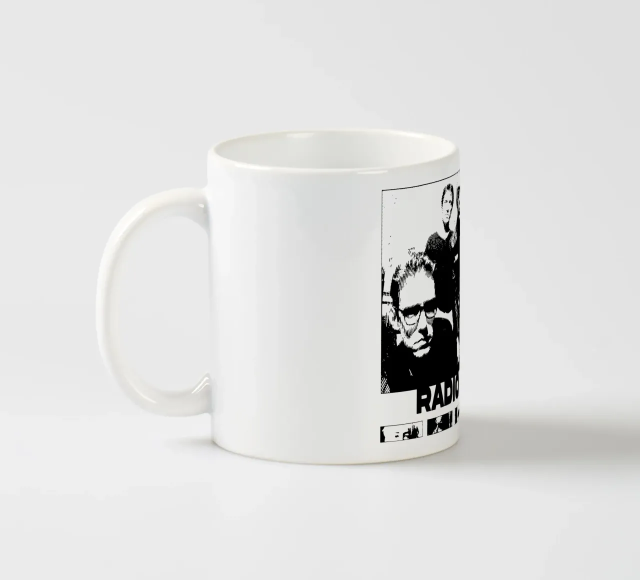 Band in stile retrò Radiohead tazza in ceramica da https://www.juniqe.com/uk/shop/Henndraws